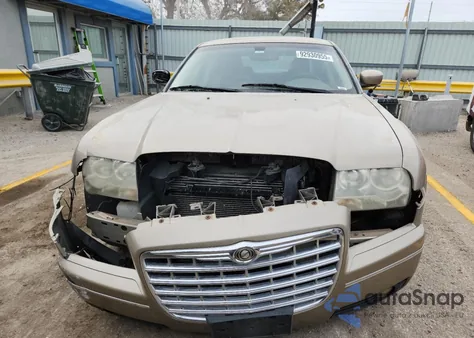 2008 Chrysler 300 Touring z USA, uszkodzony, nr VIN 2C3LA53G98H321675